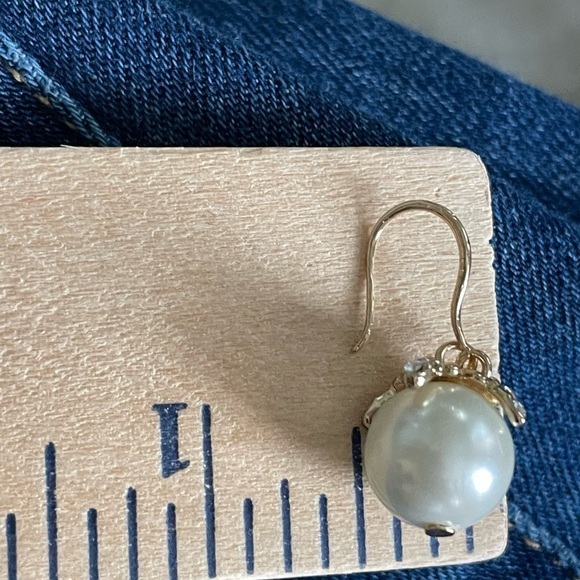FAUX Pearl 1” Drop Earrings Costume Jewelry. - Picture 5 of 16